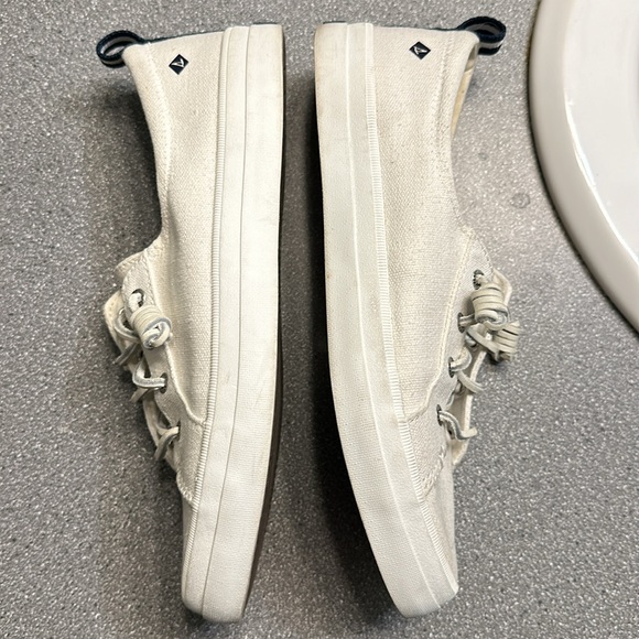 Sperry White Sneaker size 9 - Picture 3 of 5